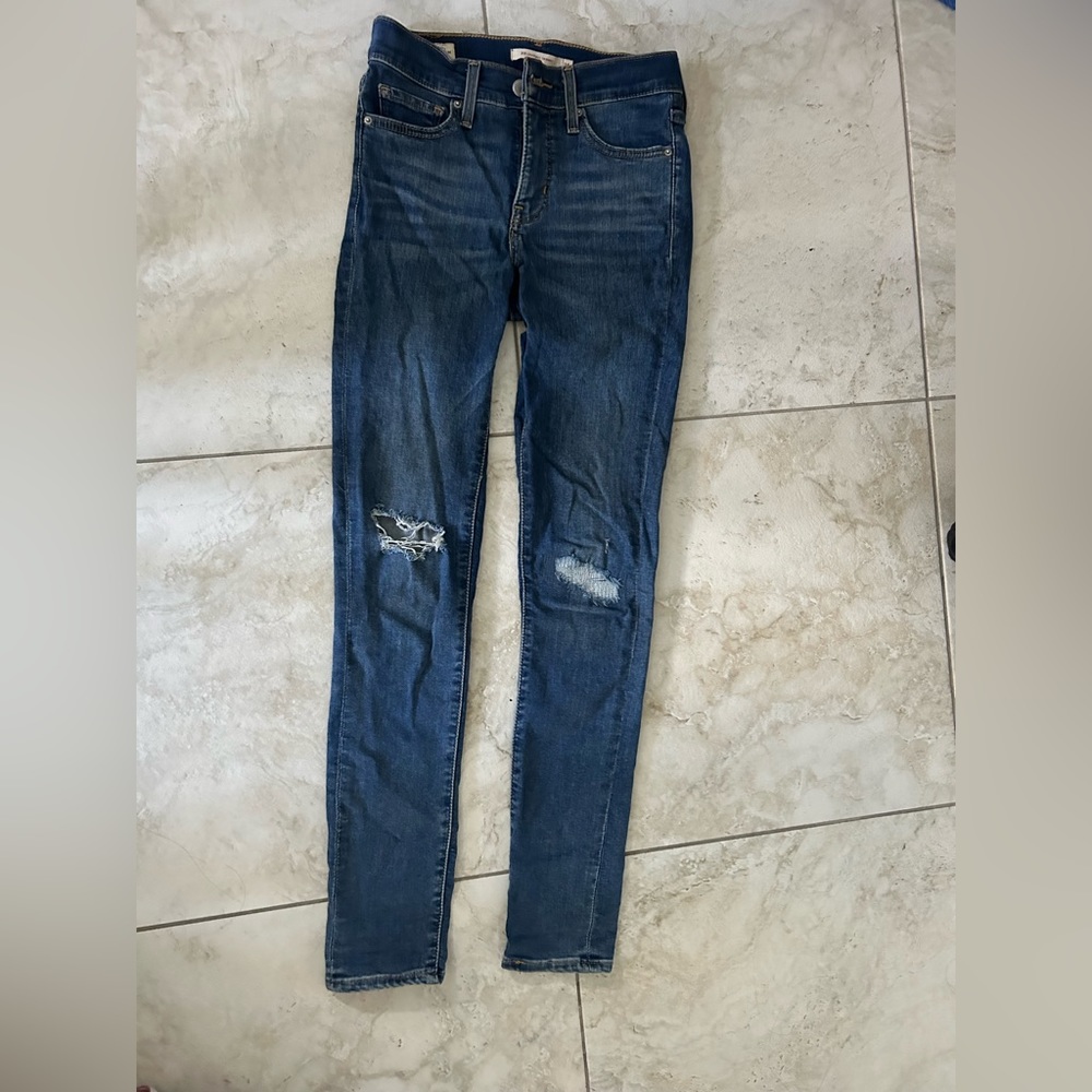 Skinny Levis Jeans Dark Wash